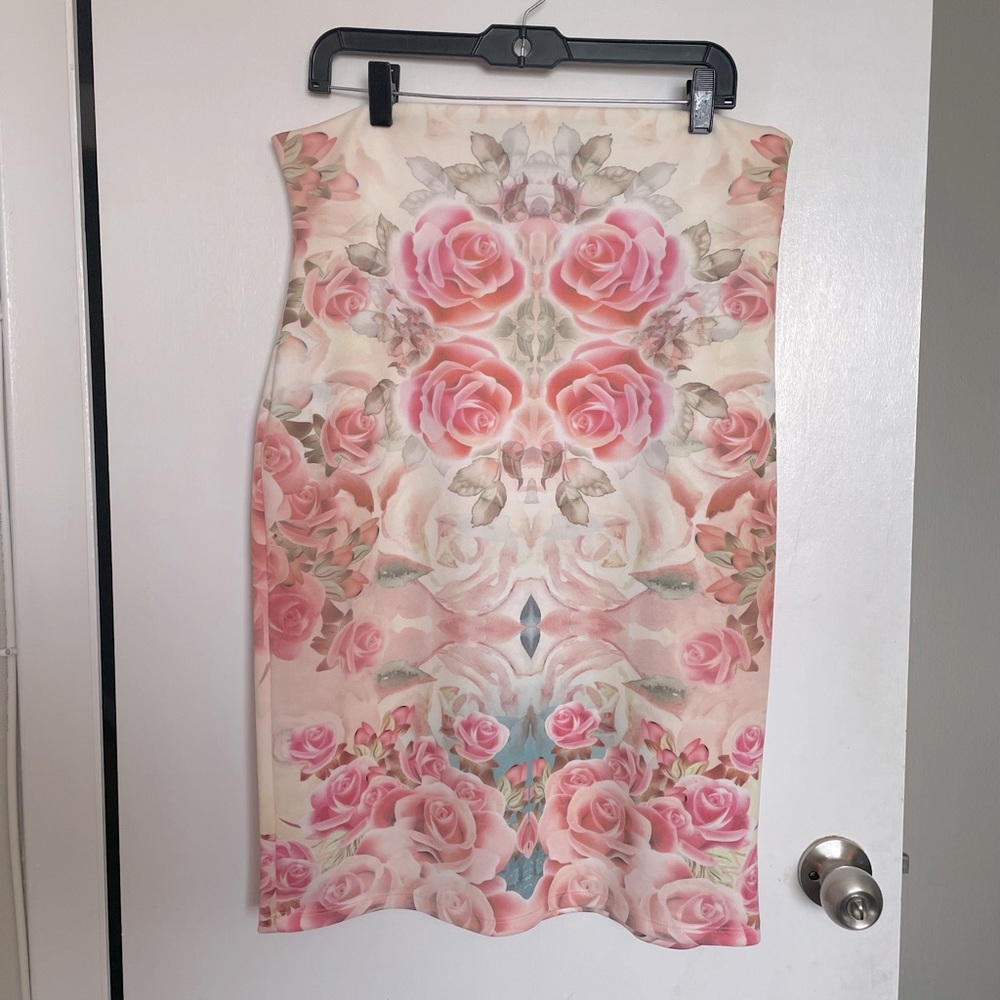 Fashion to Figure Floral Pencil Shirt - Size 2X